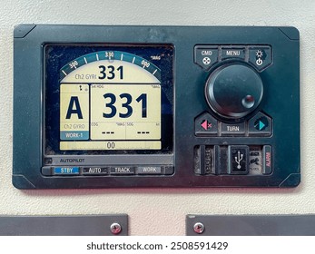 auto pilot control panel that functions to make the ship sail straight according to the course locked on the panel