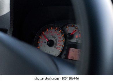 Auto velocimeter on dashboard