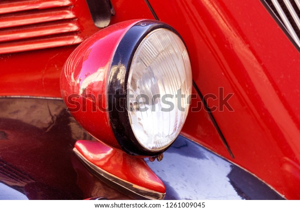 Auto\
vintage headlight, old car, optics in vintage\
cars