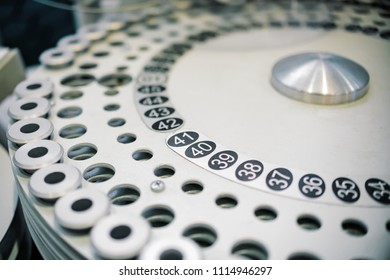 Automatic analyzer of the composition of substances.