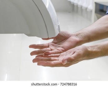 Automatic Bathroom Hand Air Dryer In Public WC Toilet