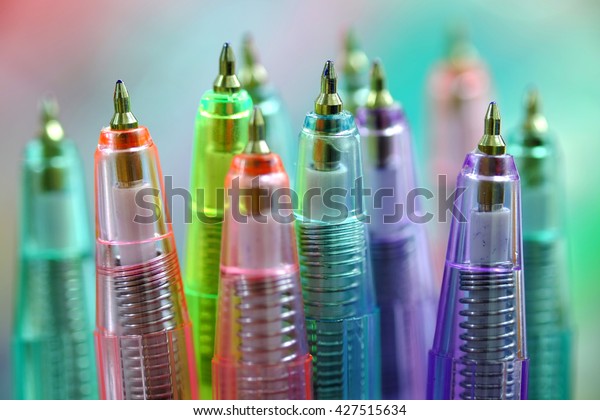  automatic colored
ballpoint pens