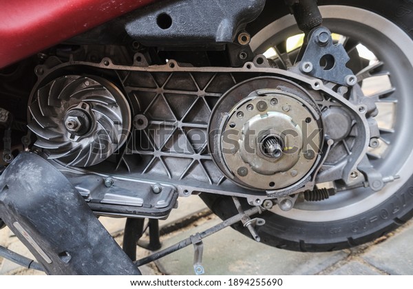 Automatic CVT transmission of scooter\
mortorcycle repair belt and clutch transport\
businness