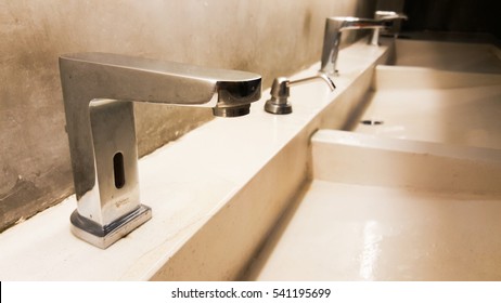 Automatic Faucet With Warm Light