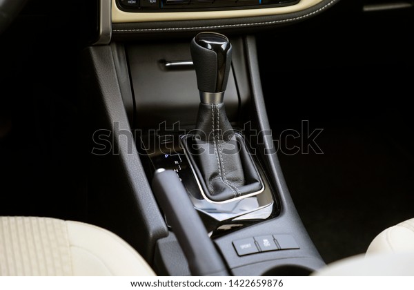 Automatic gearbox lever; Automatic transmission\
gearshift stick; Close-up\
view