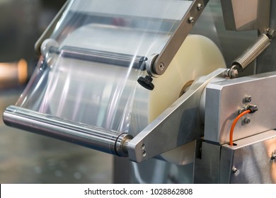 Automatische Verpackungsmaschine mit Plastiktüten und Papierkisten, Hochgeschwindigkeits-Verpackungsmaschine für die Lebensmittelindustrie, Hochtechnologie-Herstellungsverfahren