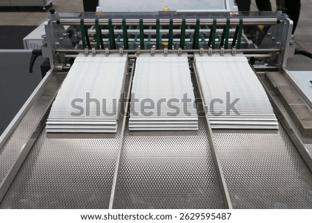 Automatic paper folding machine for mailing