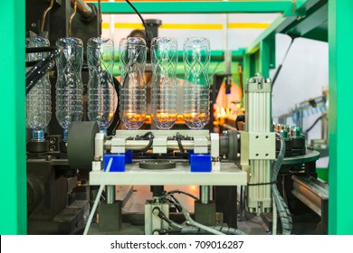 Automatic PET/ Plastic Bottle Blow Moulding Machine.