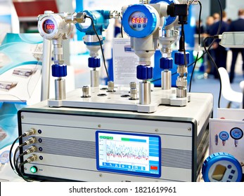 Automatic pressure calibrator at an industrial exhibition