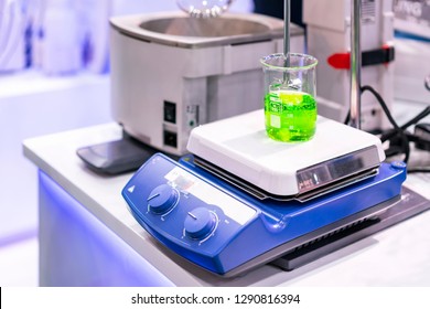 automatic stir or magnetic stirrer vortex mixer and heating device of lab for solution liquid in beaker or vials circular motion for industrial chemical medicine food and beverage cosmetics etc