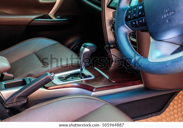 automatic transmission\
car