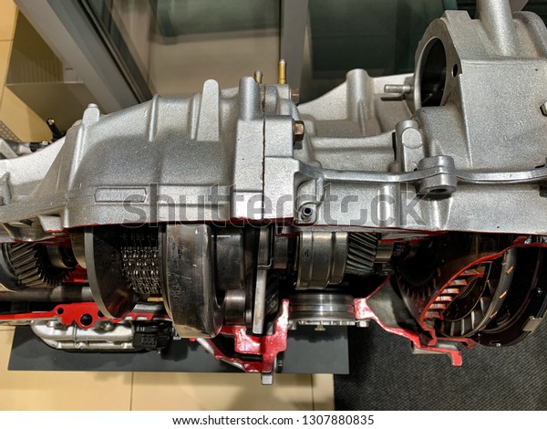 Automatic transmission.\
Car gearbox in cut.