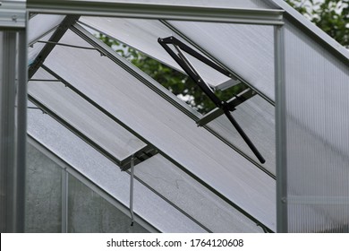 Automatic Window Opening System In The Greenhouse