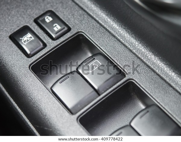 Automatically car side mirror
switch