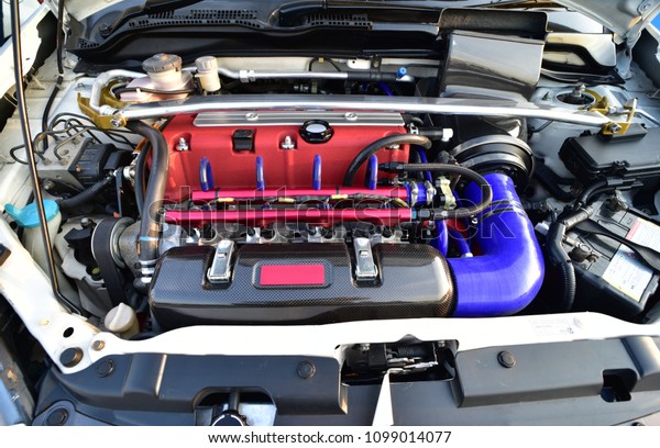 Automobile Engine\
car