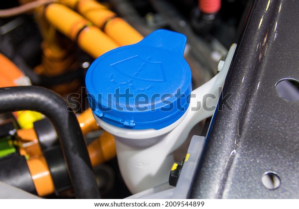 Automotive system water and fill Injection water for\
glass into the car engine \
