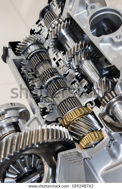Automotive\
transmission gearbox with lots of\
details