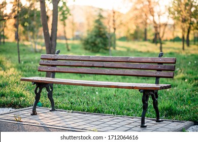 296,373 Park bench background Images, Stock Photos & Vectors | Shutterstock