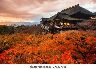 清水寺 紅葉 の画像 写真素材 ベクター画像 Shutterstock