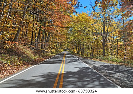 Autumn colors on a highway through the Appalachian Blueridge mountains in North Carolina
