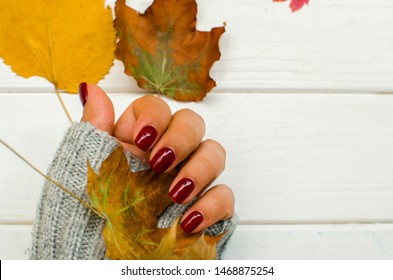 Autumn Leaves And Bordeaux Nails. Nails And Autumn Leaves 