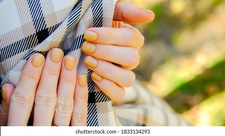 Autumn Leaves And Bordeaux Nails. Nails And Autumn Leaves