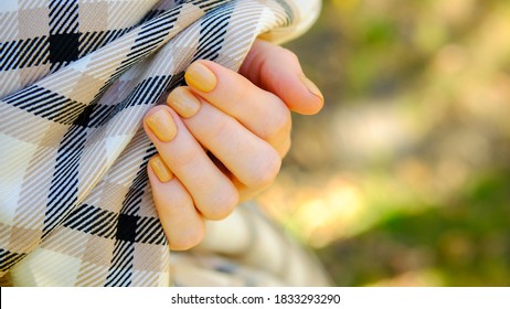 Autumn Leaves And Bordeaux Nails. Nails And Autumn Leaves