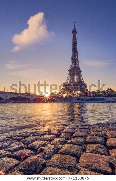 Photo De Stock De Automne à Paris Tour Eiffel Au Modifier