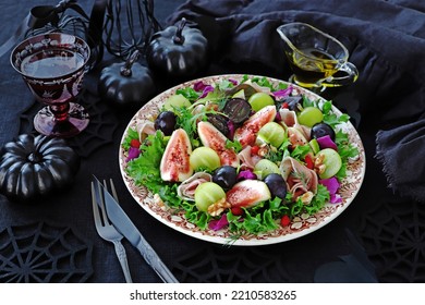 Autumn Salad With  Fig And Grape On Plate