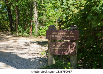 Auxier Ridge Trail Sign In Daniel Boone National Forest