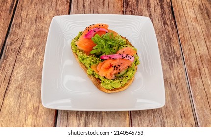 Avacado Toast With Lox And Greens