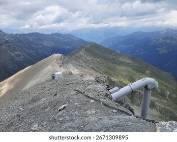 Avalanche prevention triggering device in Val de Moiry area (Valais)