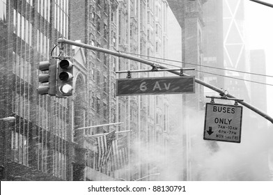 Avenue Sign, traffic light, Manhattan