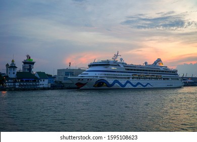 Surabaya North Quay Images Stock Photos Vectors Shutterstock