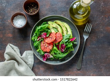 Avocado and grapefruit salad. Healthy eating. Vegetarian food. Diet Recipes