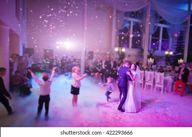 Awesome First Wedding Dance With Lights, Confetti And Smoke. Wedding Dance Party