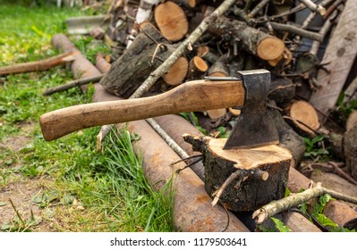 axe in log
