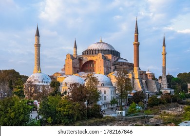 Aya Sofia Mosque At Istanbul - Tuekey