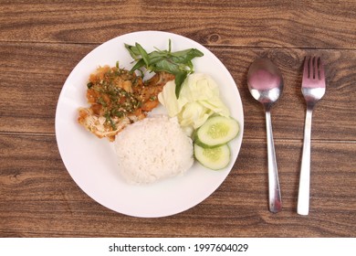  Ayam Geprek Sambal Hijau Is One Of Type Traditional Cuisine In Indonesia