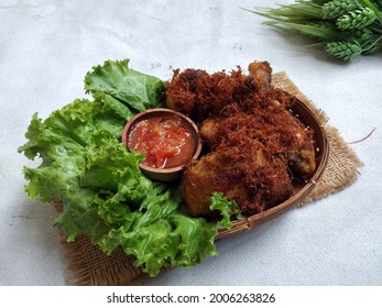 Ayam Goreng Lengkuas Ayam Serundeng Galangal Stock Photo 2006263826 ...