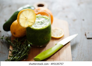 Ayurveda Green Smoothie With Estragon, Avokado And Lemon ,low Key