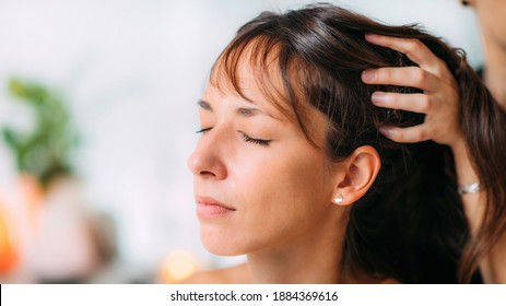 Ayurvedic Oil Hair Treatment In Salon