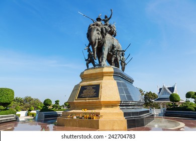 AYUTTHAYA,THAILAND-DECEMBER15,2014: Queen Suriyothai Monument, That Depicts A Fierce Looking King Maha Chakkraphat On His War Elephant, Surrounded By Siamese Soldiers, Immediately After His Queen Fell