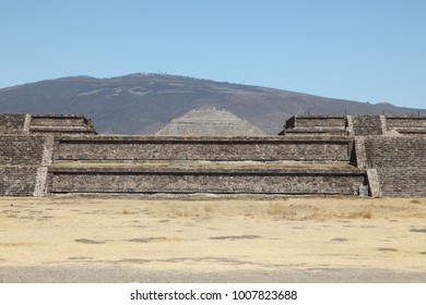 Aztec Pyramid Complex Teotihuacan Near Mexico Stock Photo 1007823688 ...