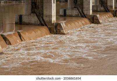 Azud Bridge, Ebro River Overflowed