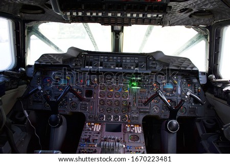 BA Concorde Flight Deck at New York's Intrepid