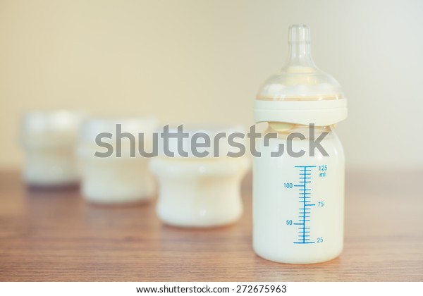 láhve mateřského mléka