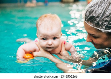 Healthy Family Mother Teaching Baby Swimming Stock Photo 459298705 ...