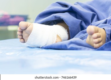 The Baby Foot Wound Are Staying In The Bed Of The Hospital.