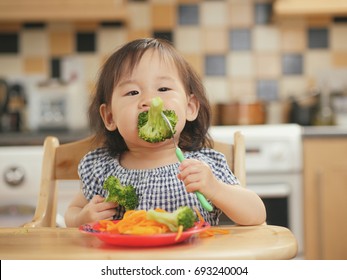 736,256 Eating Vegetables Asian Images, Stock Photos & Vectors ...